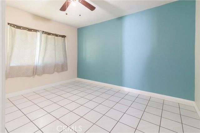 7545 White Oak, Reseda (los Angeles), CA 91335