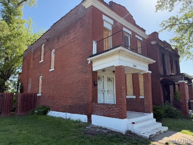 5651 Wells Avenue, St Louis, MO 63112