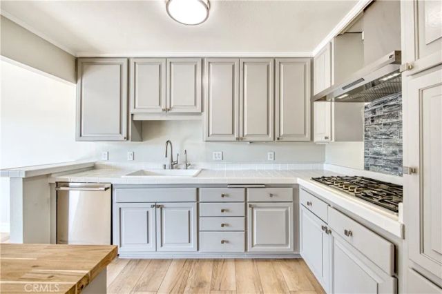 2315 Eastbluff, Newport Beach, CA 92660