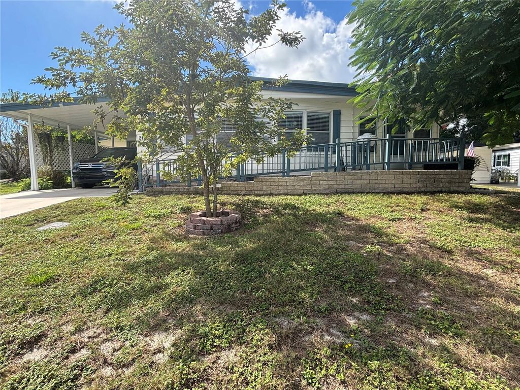 2122 E LAKE DRIVE GE, Zellwood, FL 32798