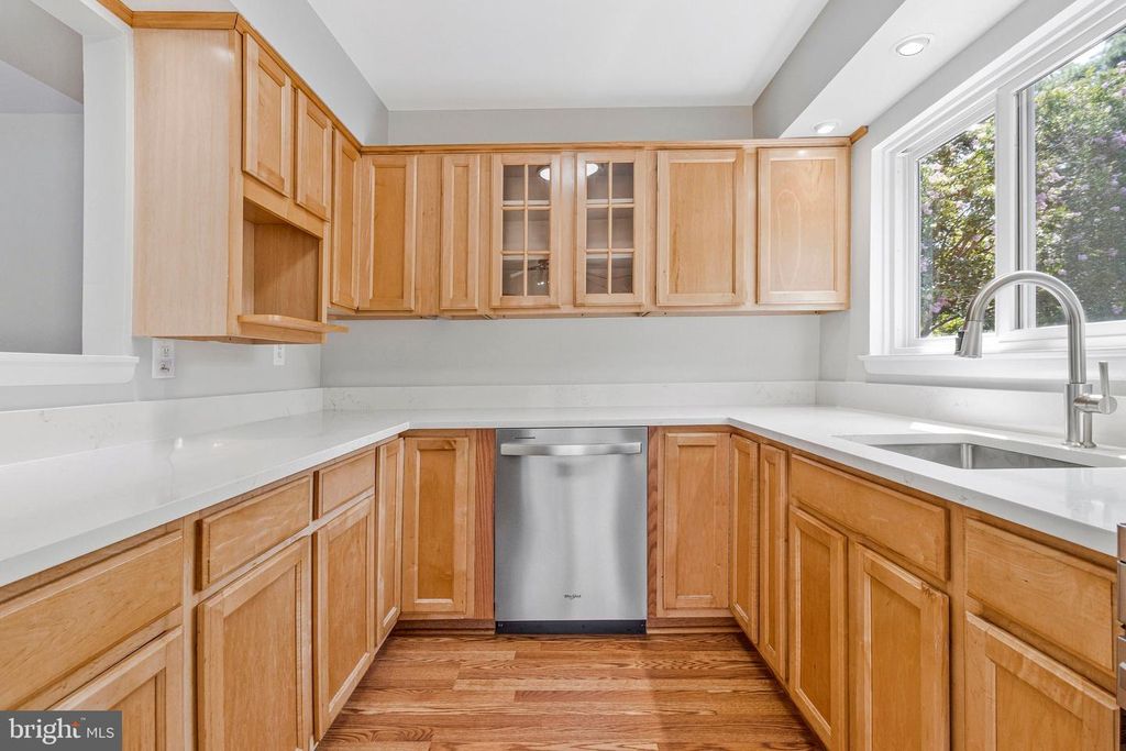 8119 BIRD LN, Greenbelt, MD 20770