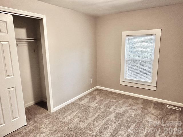 411 W 10th Street, Kannapolis, NC 28081