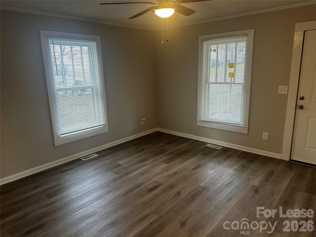 411 W 10th Street, Kannapolis, NC 28081