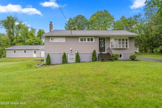 1876 Dover Lane, Schodack, NY 12033