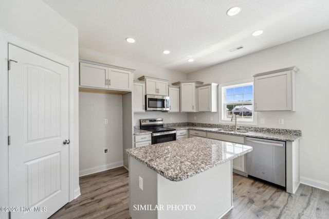 1864 Olde Towne Pointe Boulevard, Jacksonville, NC 28546