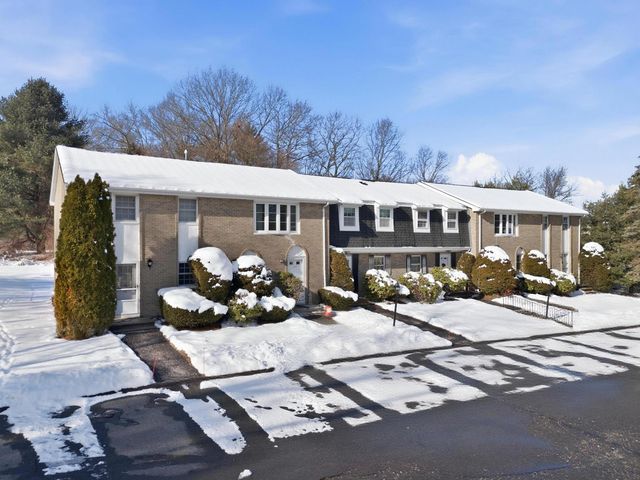 15 Fieldstone Drive, Londonderry, NH 03053