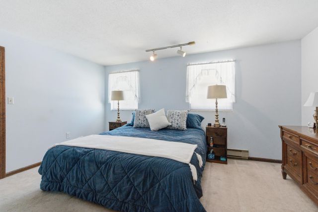 15 Fieldstone Drive, Londonderry, NH 03053