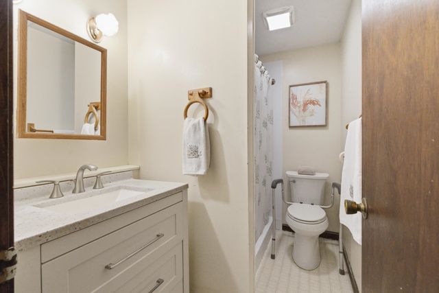 15 Fieldstone Drive, Londonderry, NH 03053