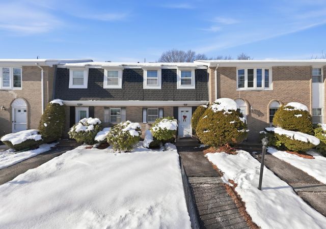 15 Fieldstone Drive, Londonderry, NH 03053