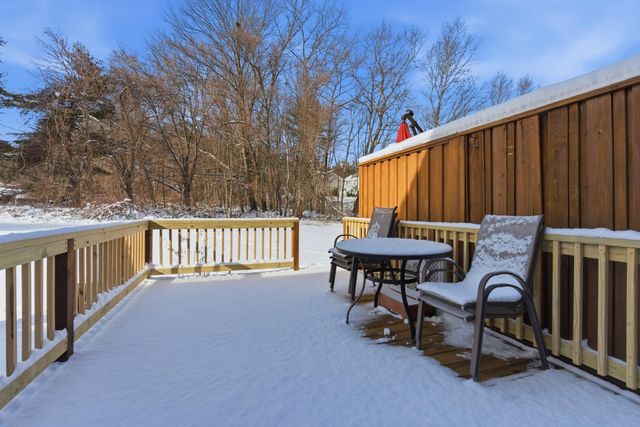 15 Fieldstone Drive, Londonderry, NH 03053