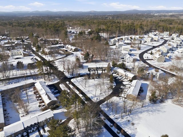 15 Fieldstone Drive, Londonderry, NH 03053