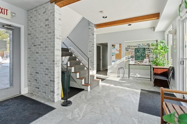 15 Fieldstone Drive, Londonderry, NH 03053