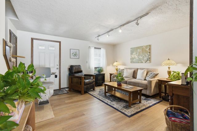 15 Fieldstone Drive, Londonderry, NH 03053