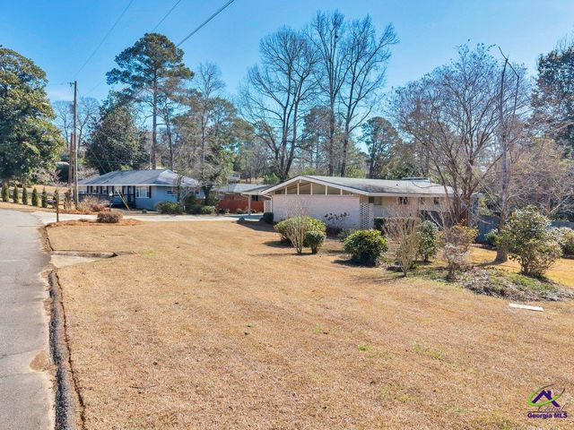 216 Pine Valley Drive, Warner Robins, GA 31088
