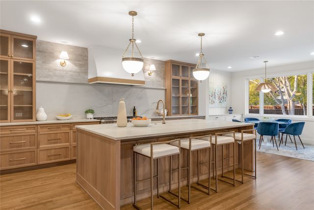 5425 Springmeadow Drive, Dallas, TX 75229