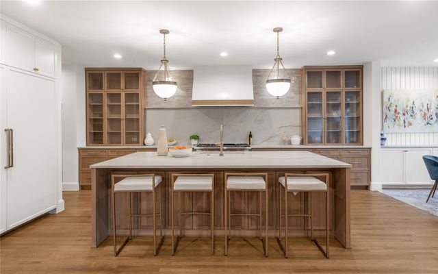 5425 Springmeadow Drive, Dallas, TX 75229