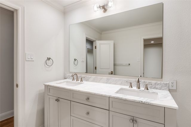 5425 Springmeadow Drive, Dallas, TX 75229