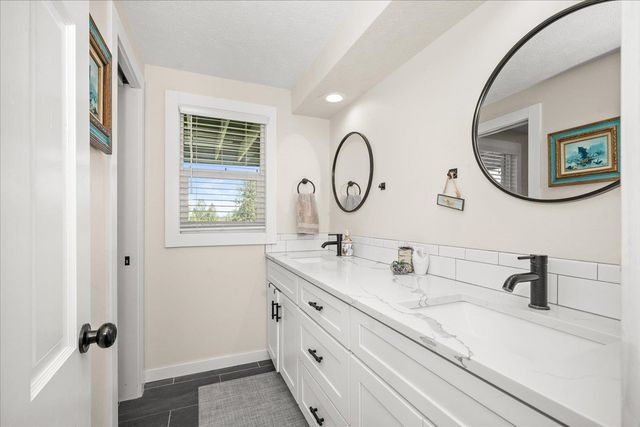 9307 E Morgan Rd, Spokane, WA 99217