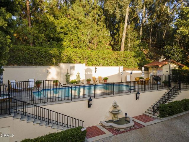 52 N Arroyo Boulevard, Pasadena, CA 91105