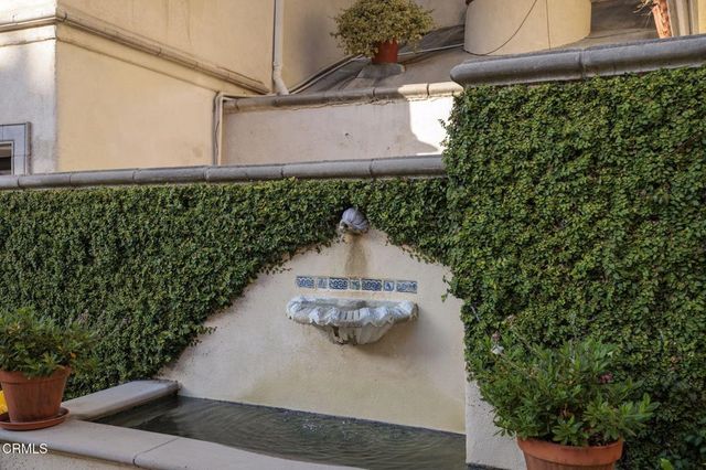 52 N Arroyo Boulevard, Pasadena, CA 91105