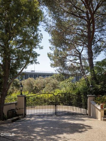 52 N Arroyo Boulevard, Pasadena, CA 91105