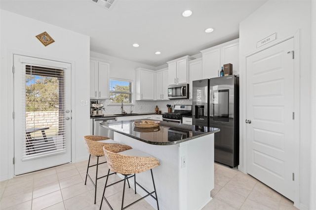 424 Arrowhead Vine ST, Leander, TX 78641