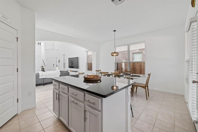 424 Arrowhead Vine ST, Leander, TX 78641