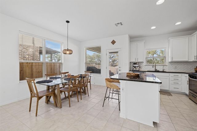 424 Arrowhead Vine ST, Leander, TX 78641