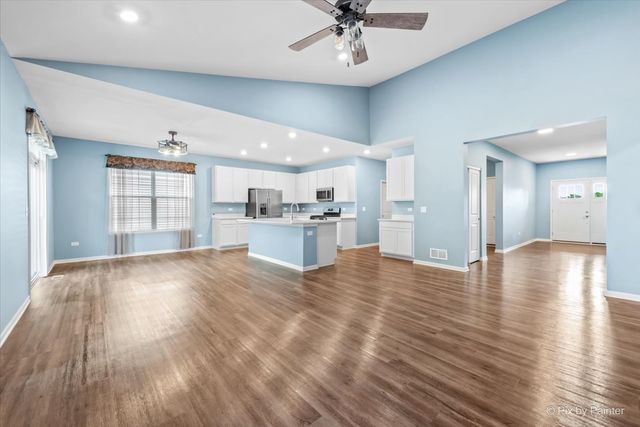11995 Robb Court, Huntley, IL 60142
