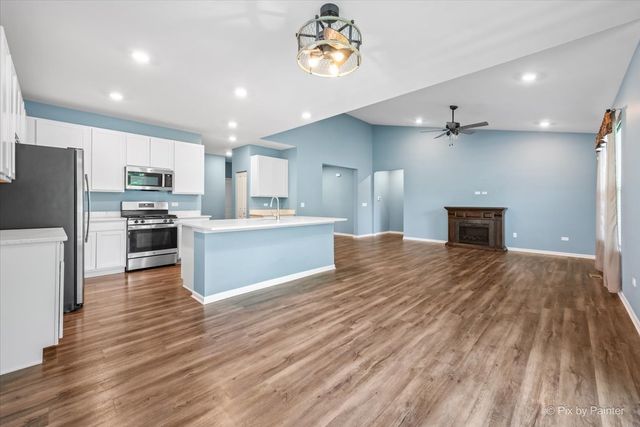 11995 Robb Court, Huntley, IL 60142
