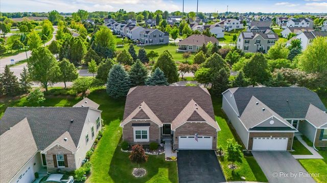 11995 Robb Court, Huntley, IL 60142