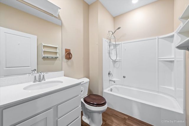 11995 Robb Court, Huntley, IL 60142
