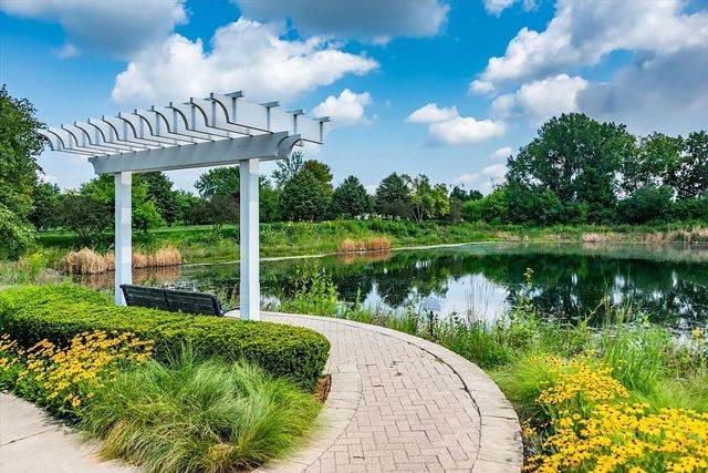 11995 Robb Court, Huntley, IL 60142
