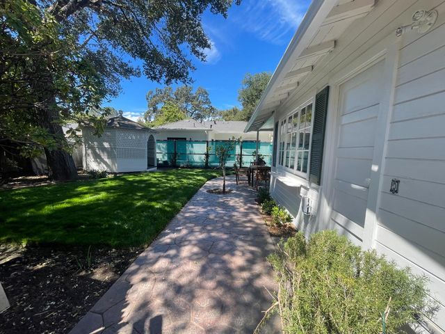 501A Palmer Lane, Menlo Park, CA 94025