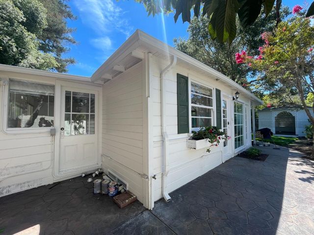 501A Palmer Lane, Menlo Park, CA 94025