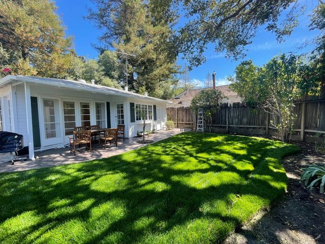 501A Palmer Lane, Menlo Park, CA 94025