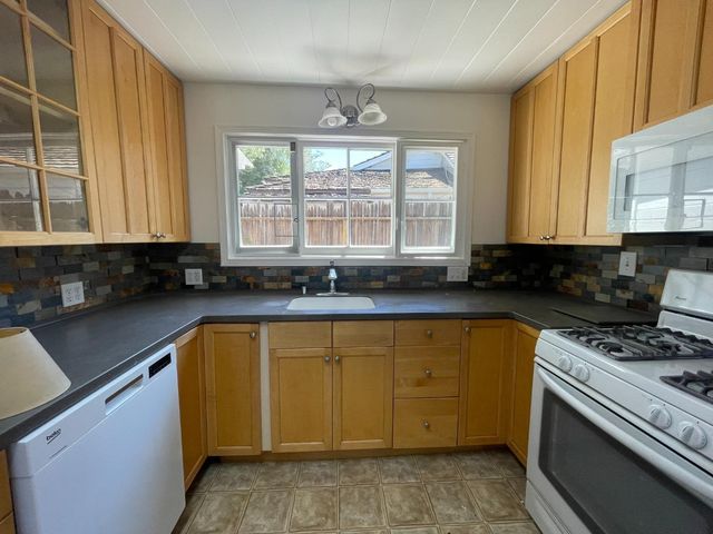 501A Palmer Lane, Menlo Park, CA 94025