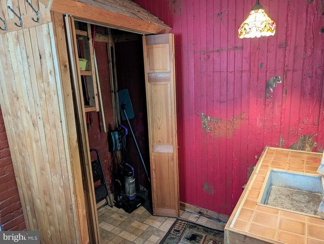 8 JERSEY ST, Trenton, NJ 08611