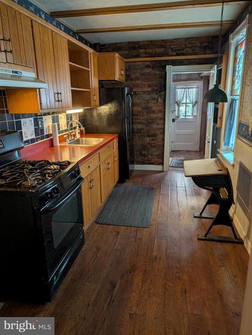 8 JERSEY ST, Trenton, NJ 08611