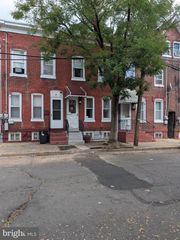 8 JERSEY ST, Trenton, NJ 08611
