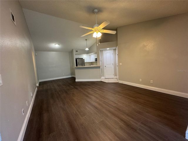 4532 COMMANDER DRIVE 2131, Orlando, FL 32822