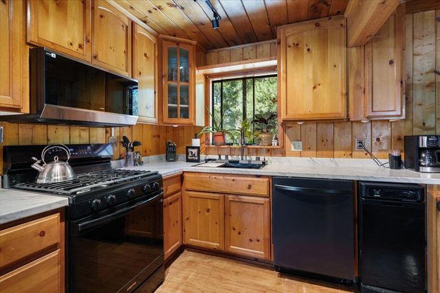 1340 Paymaster Mine Rd, Georgetown, CA 95634