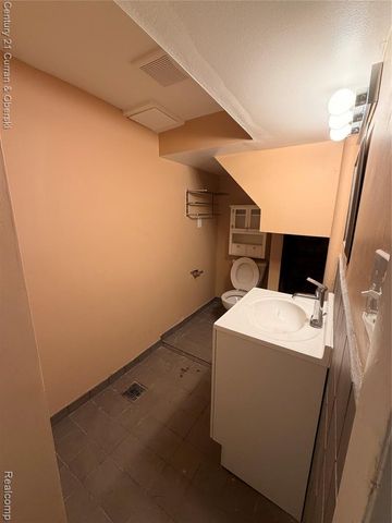 22258 Francis Street, Dearborn, MI 48124