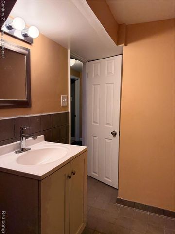 22258 Francis Street, Dearborn, MI 48124