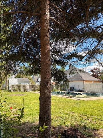 22258 Francis Street, Dearborn, MI 48124