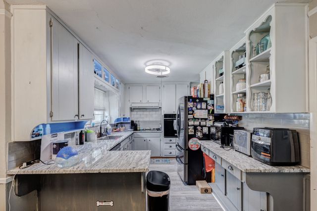 5421 Bonnie Wayne Street, Haltom City, TX 76117