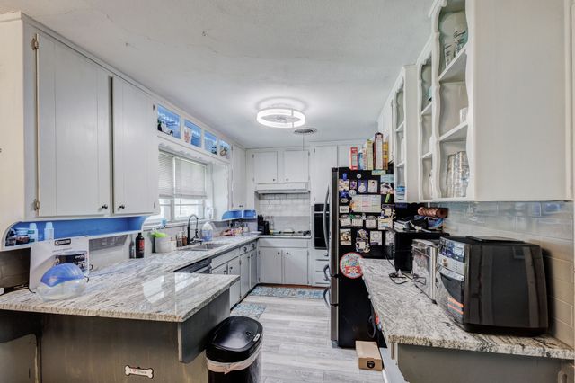 5421 Bonnie Wayne Street, Haltom City, TX 76117