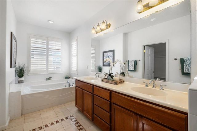 840 Saffron Dr, Tracy, CA 95377