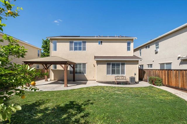 840 Saffron Dr, Tracy, CA 95377