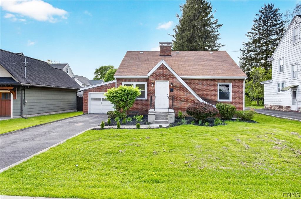 716 Scarboro Drive, Geddes, NY 13209